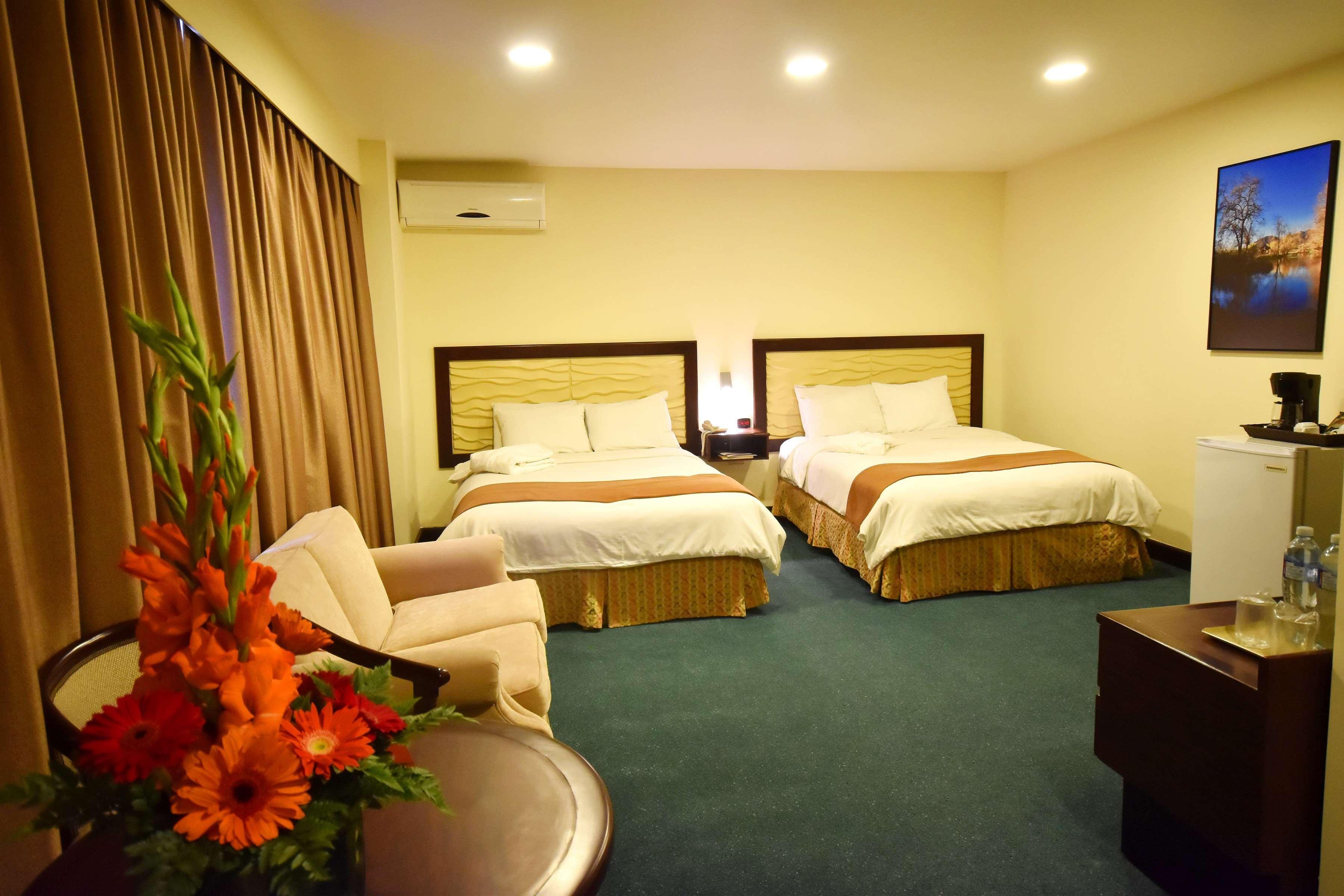 Best Western Plus - Magee Inn & Suites Exterior photo
