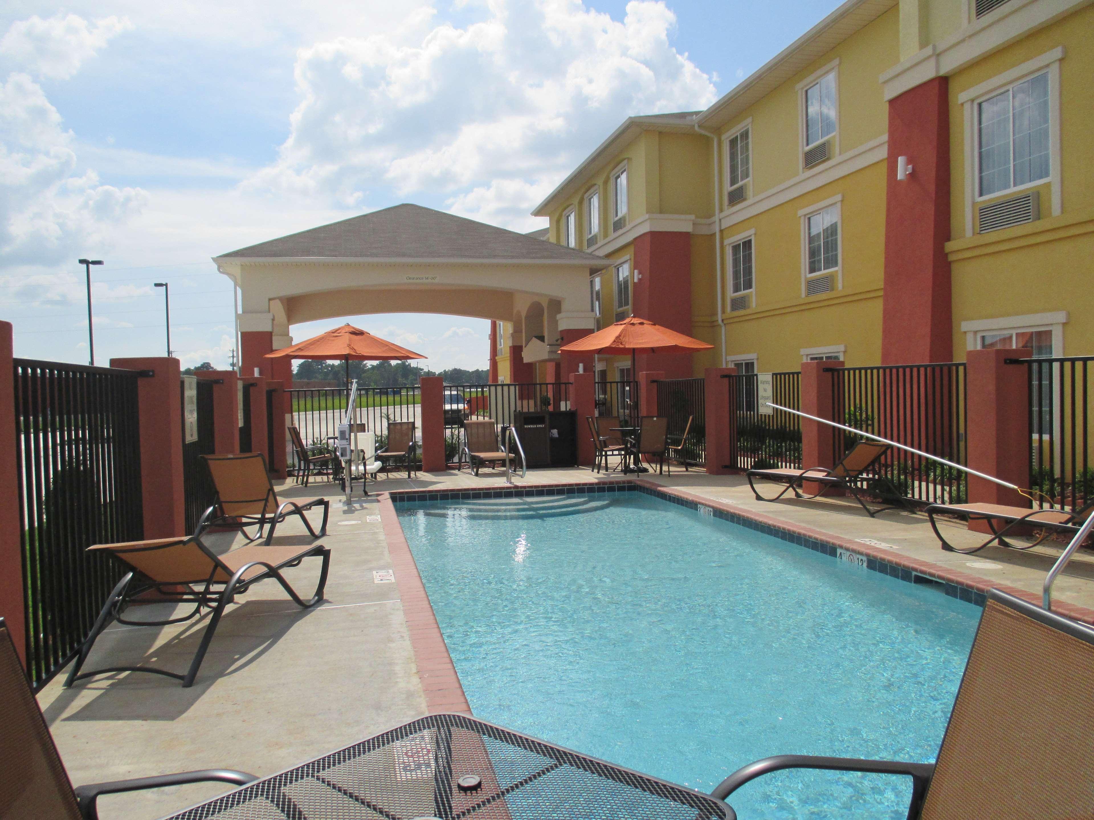 Best Western Plus - Magee Inn & Suites Exterior photo