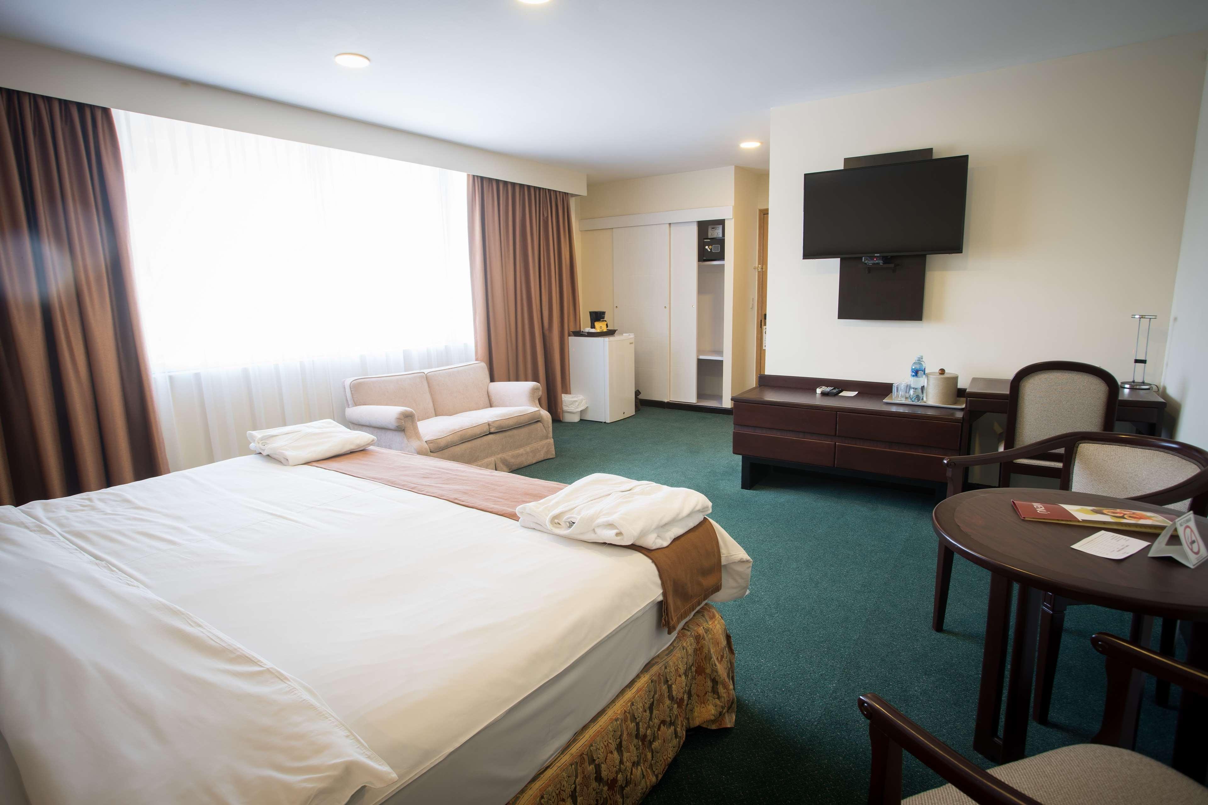 Best Western Plus - Magee Inn & Suites Exterior photo