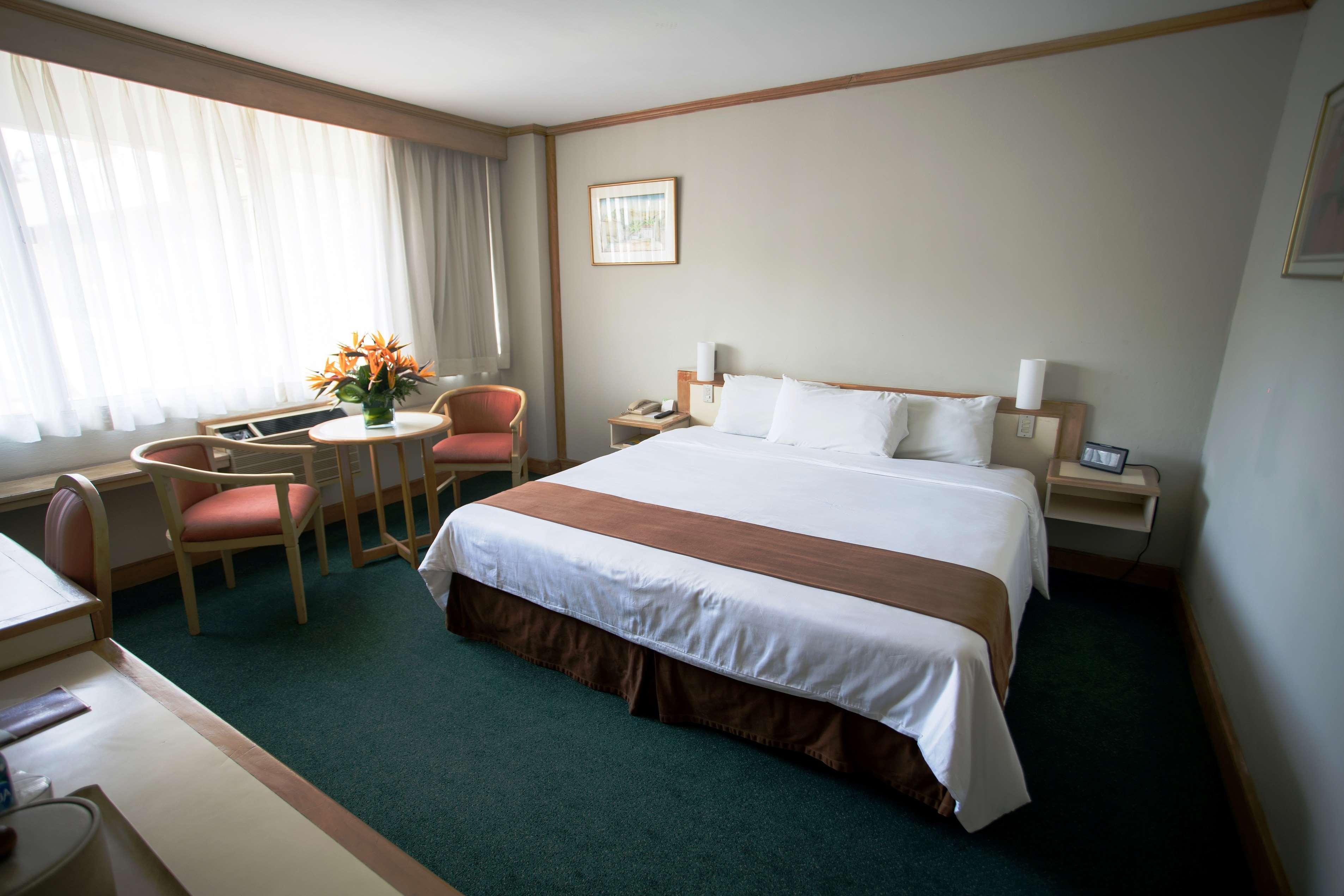 Best Western Plus - Magee Inn & Suites Exterior photo