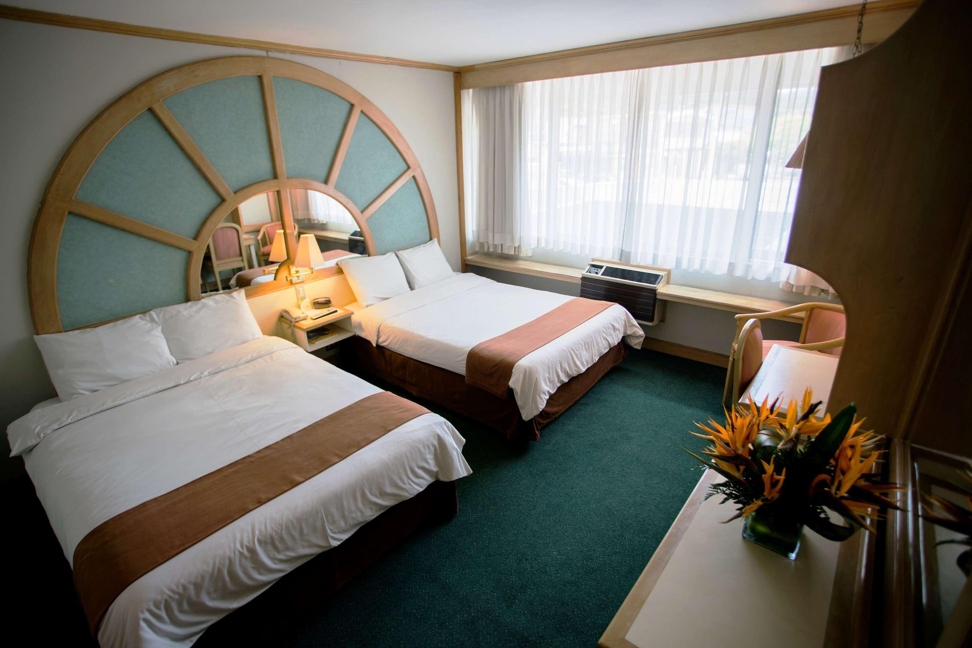 Best Western Plus - Magee Inn & Suites Exterior photo