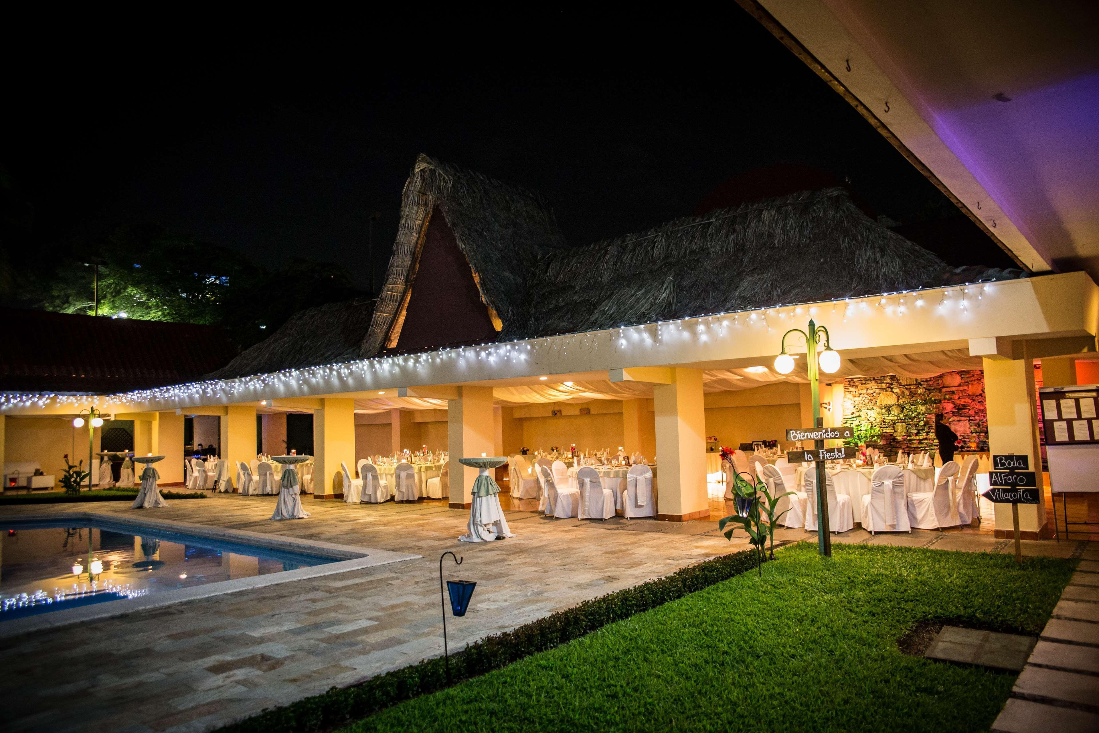 Best Western Plus - Magee Inn & Suites Exterior photo