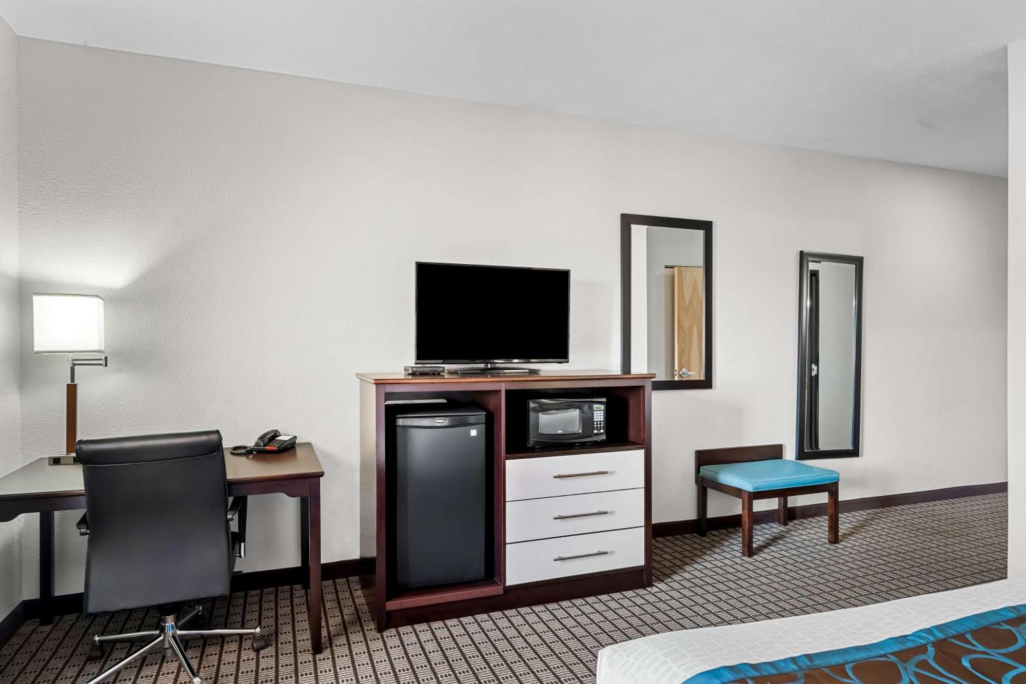 Best Western Plus - Magee Inn & Suites Exterior photo