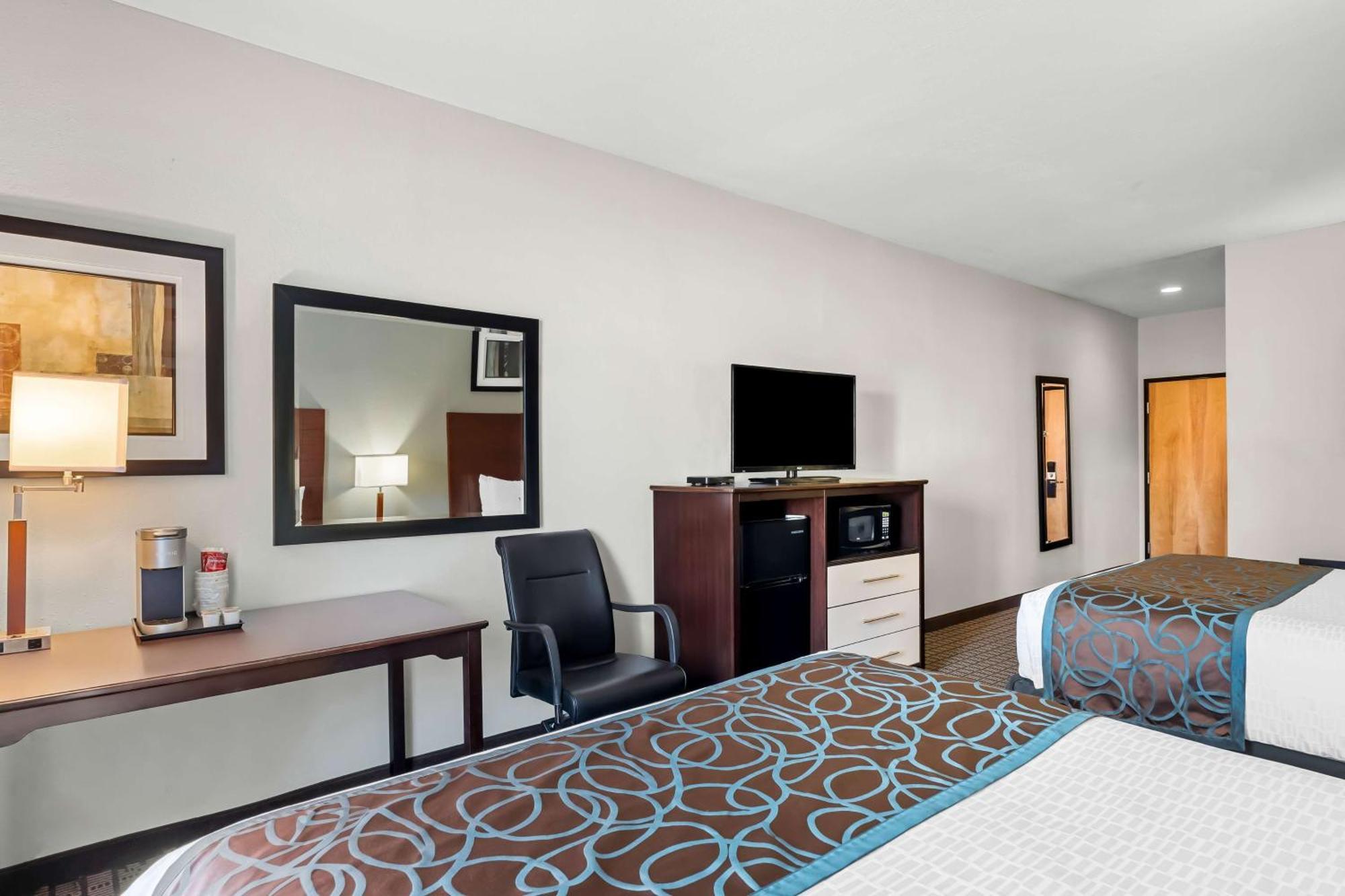 Best Western Plus - Magee Inn & Suites Exterior photo